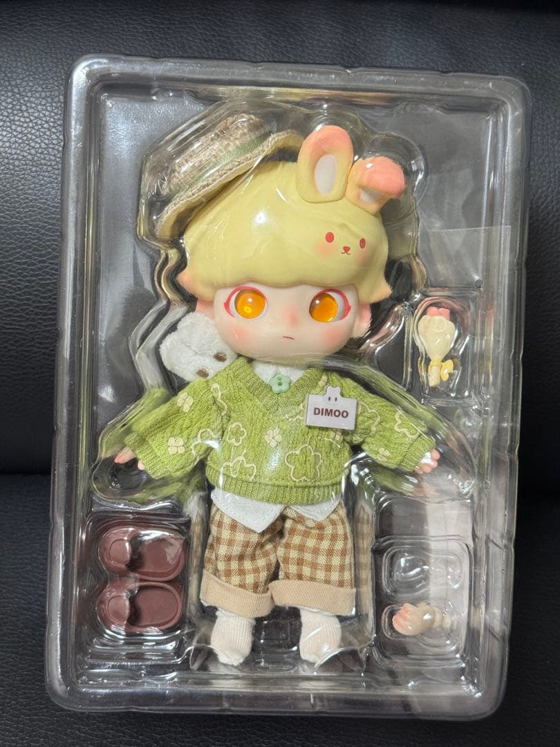 ぬいぐるみ DIMOO Holiday Rabbit Action Figure