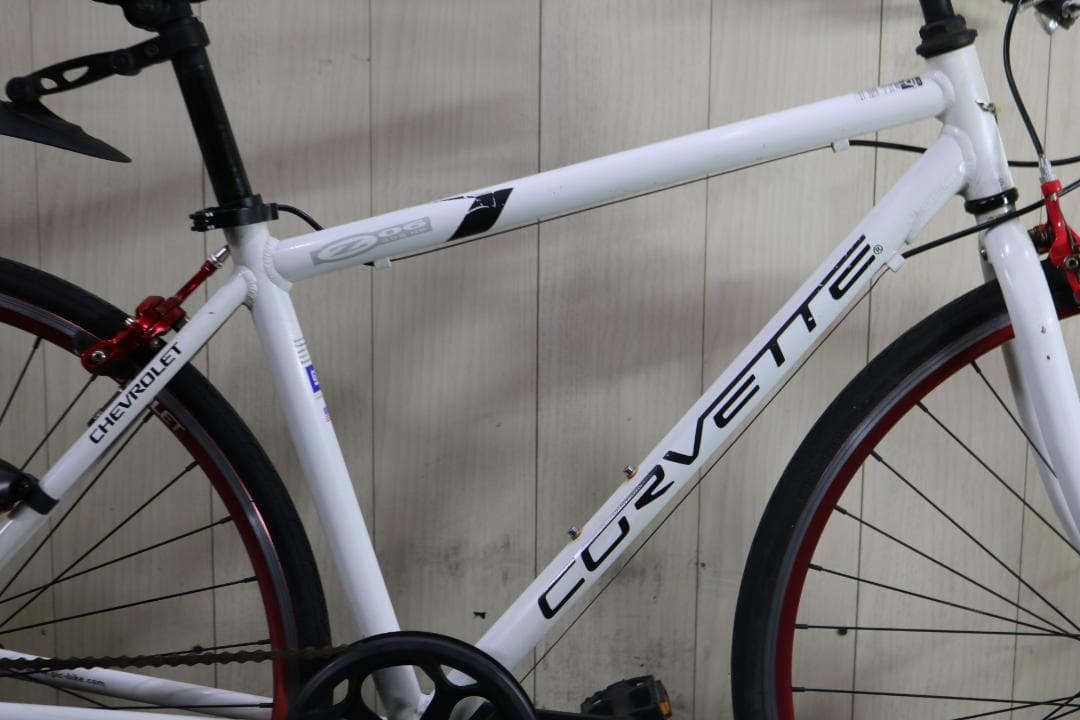 シボレーコルベット 700C シマノ6速 440mm クロスバイク 白