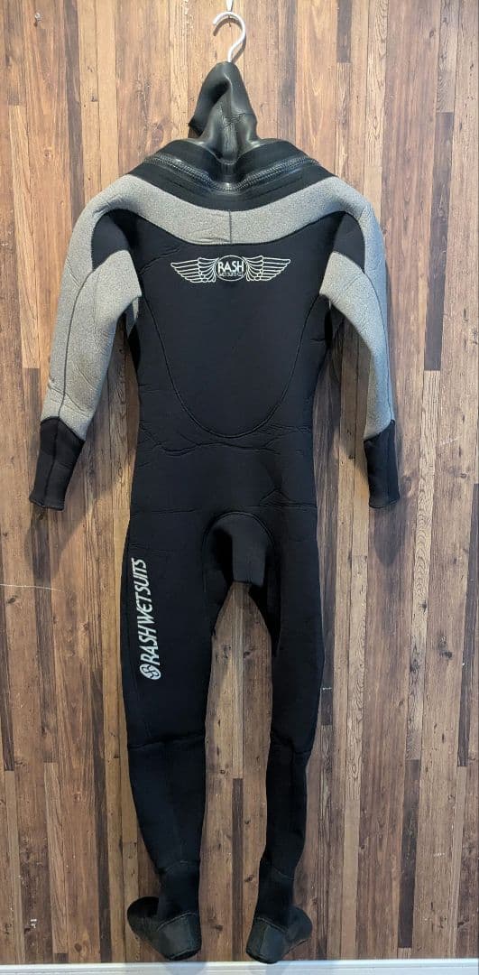 真冬対策✨RASHブーツ付きドライスーツ＆新品インナーセット　ML−Lサイズ程度