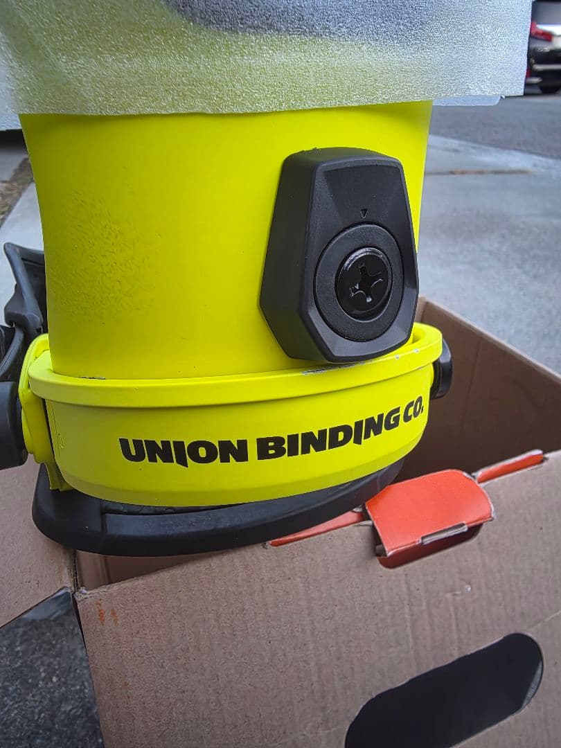 UNION STRATA HAZARD YELLOW Sサイズ