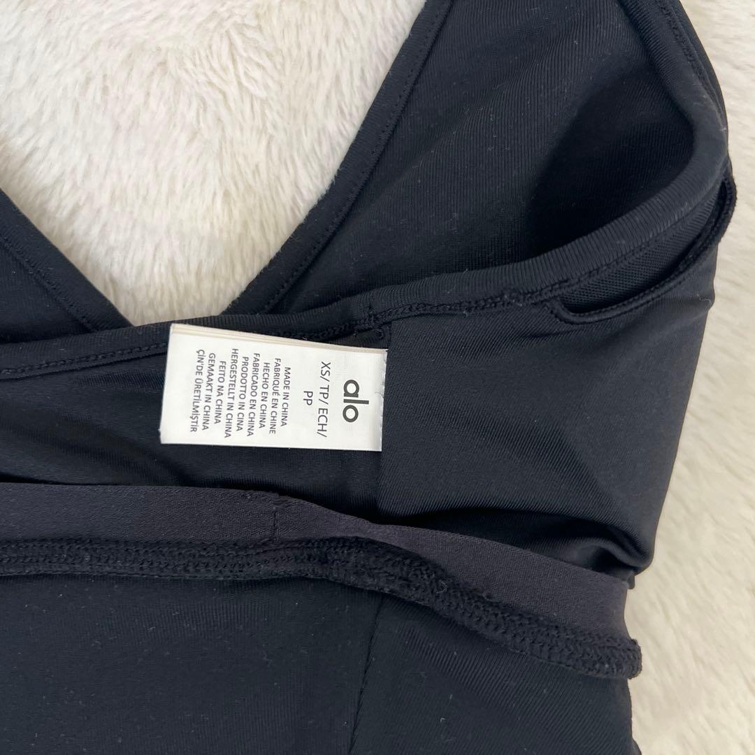 美品　alo yoga Wild Thing Bra xs ブラック