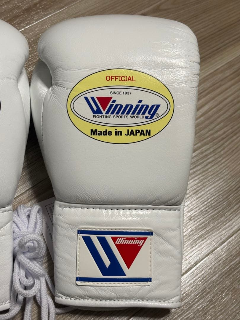 Winning ボクシンググローブ 8 oz ホワイト