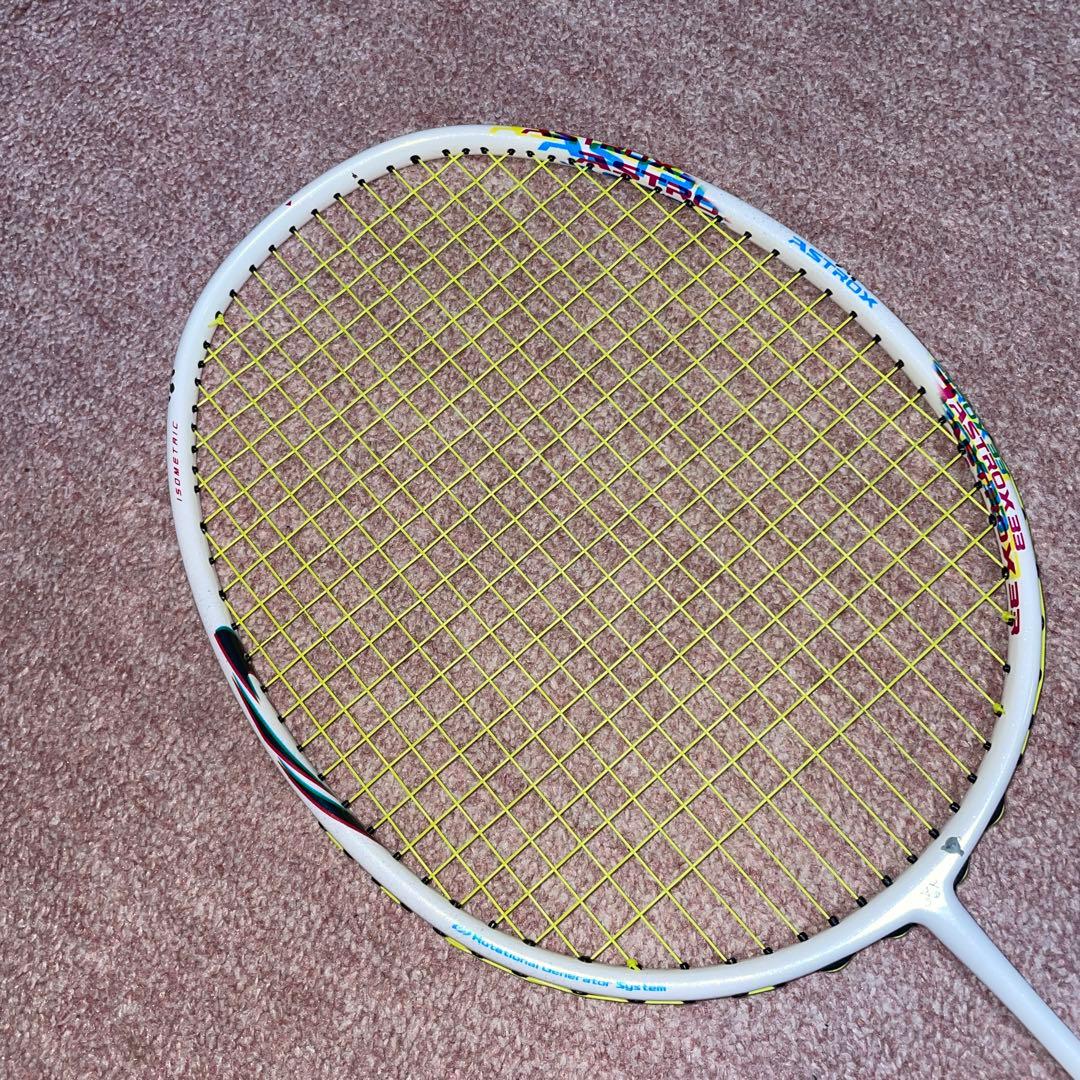 バドミントンラケット astrox 33