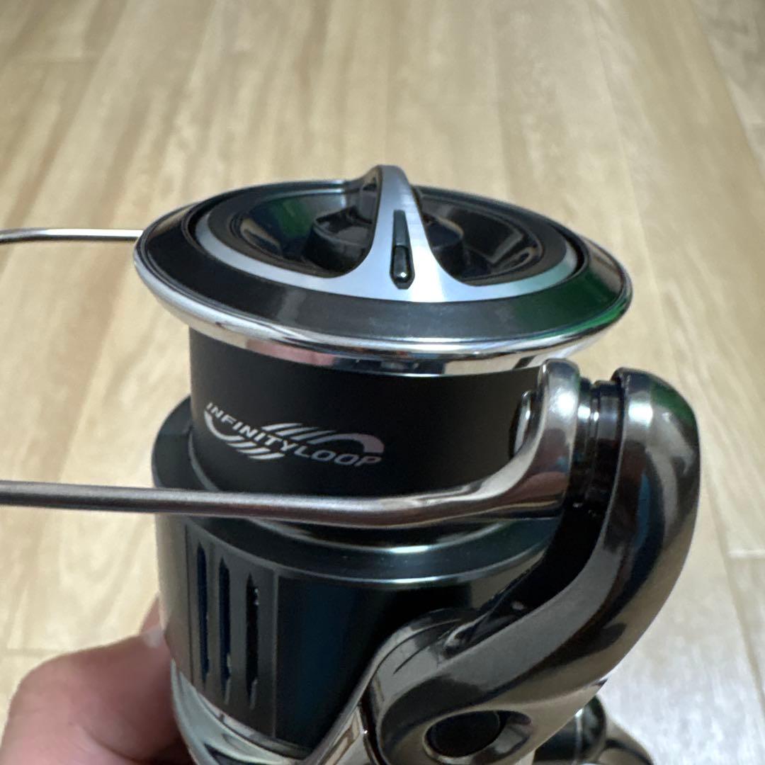 22ステラ 4000M スピニングリール【スプール&ハンドル未使用】美品です