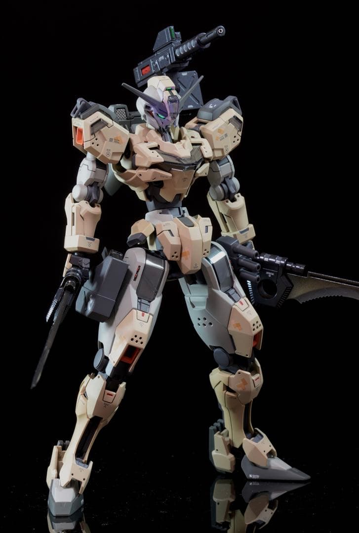 HG　陸戦型ガンダムキャリバーン【デザート迷彩カラー】 完成品　全塗装