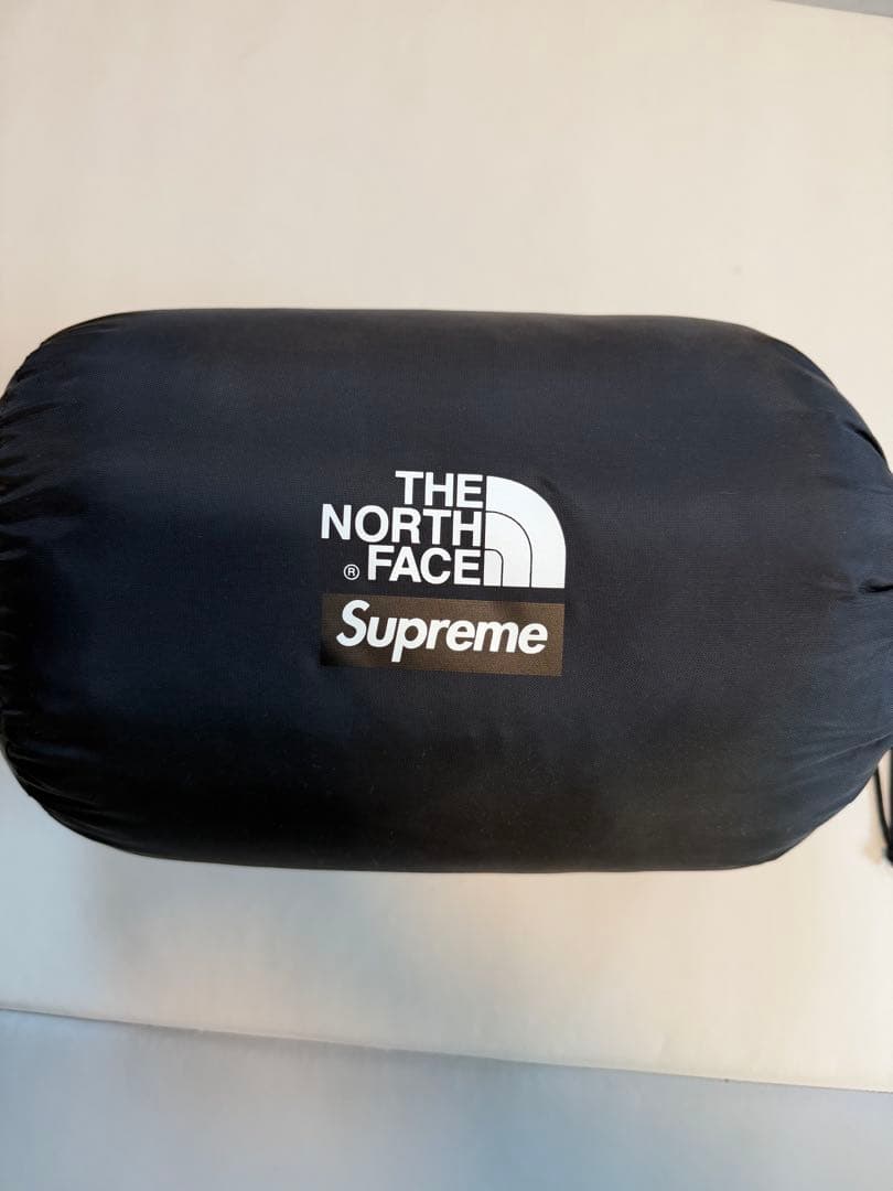 アウトドア寝具 Supreme The North Face Mountain Nupste