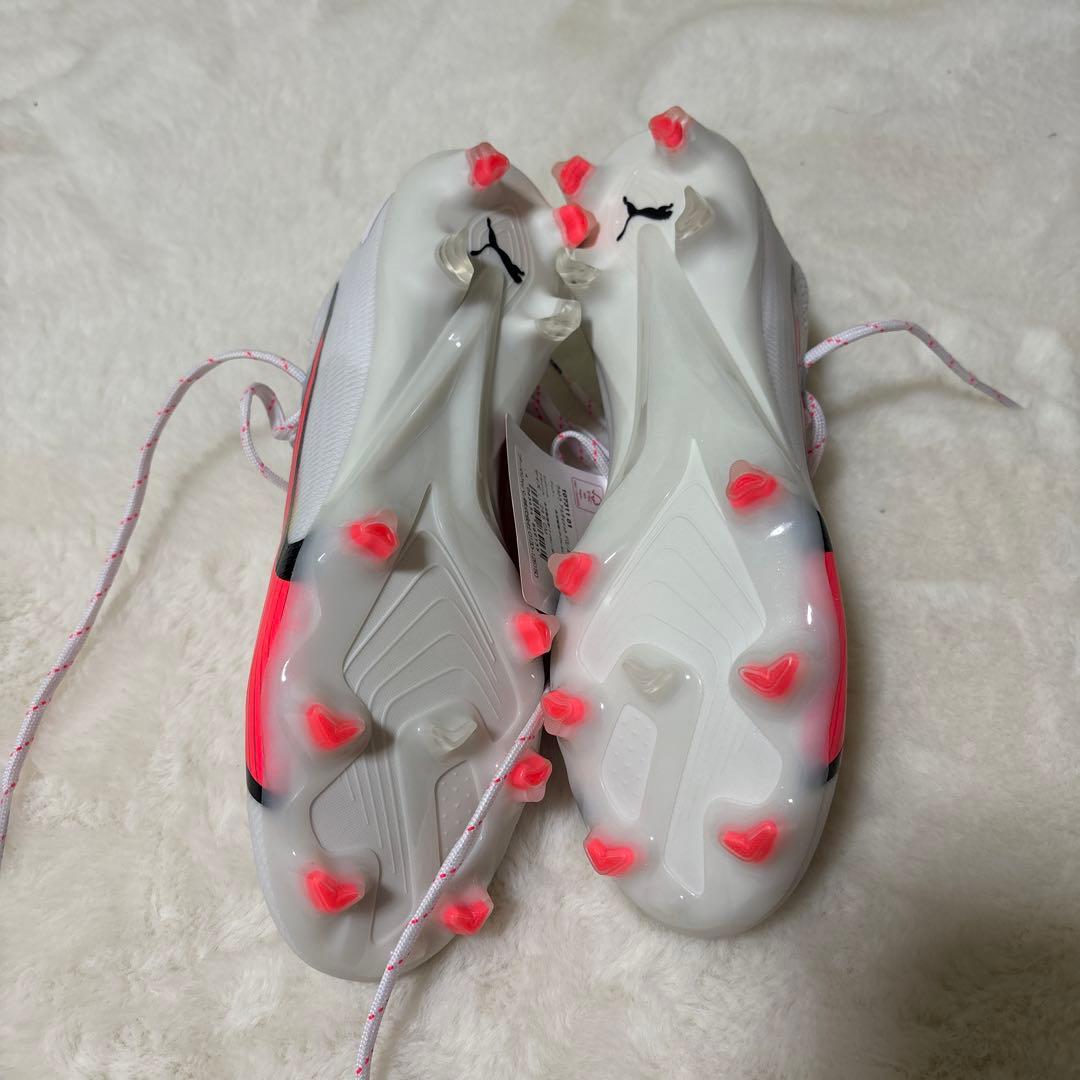 定価税込26400円！プーマ　ウルトラアルティメットFG/AG 24.5センチ