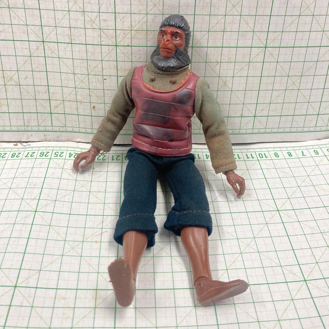 初代猿の惑星の1974年製メゴ社製のフィギュアだと思われます可動緩み無し！