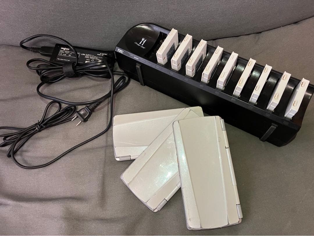 TEC ハンディー3台 予備バッテリー9ケ付き充電器