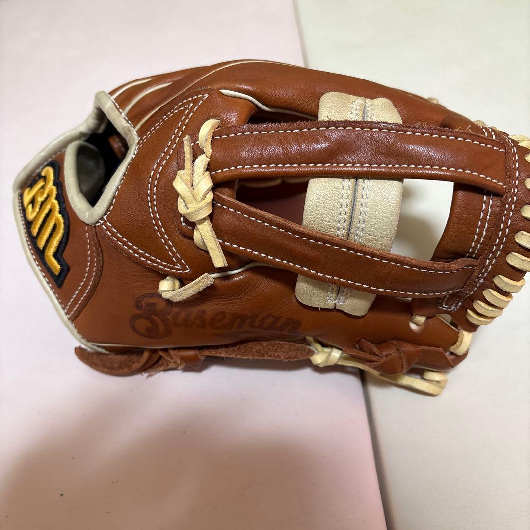 ベースマン　軟式用　内野用グラブ