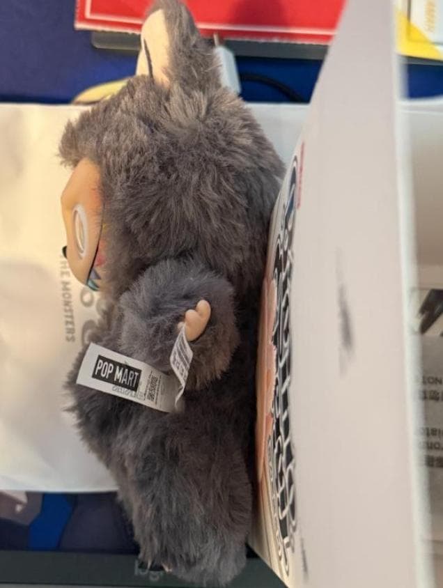 ラブブ　エナジー　シークレットLabubu Big into Energy