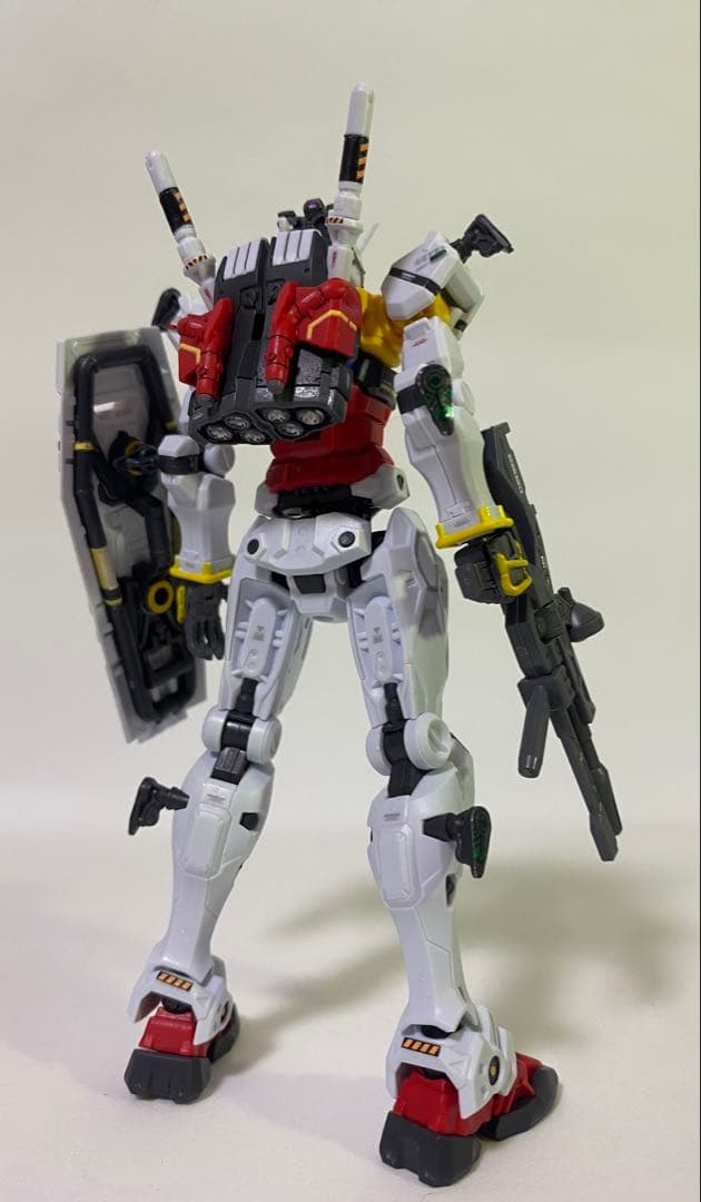 白いガンダム【組立済】ガンプラ！HG！ジオラマベース！階段ベース！セット！