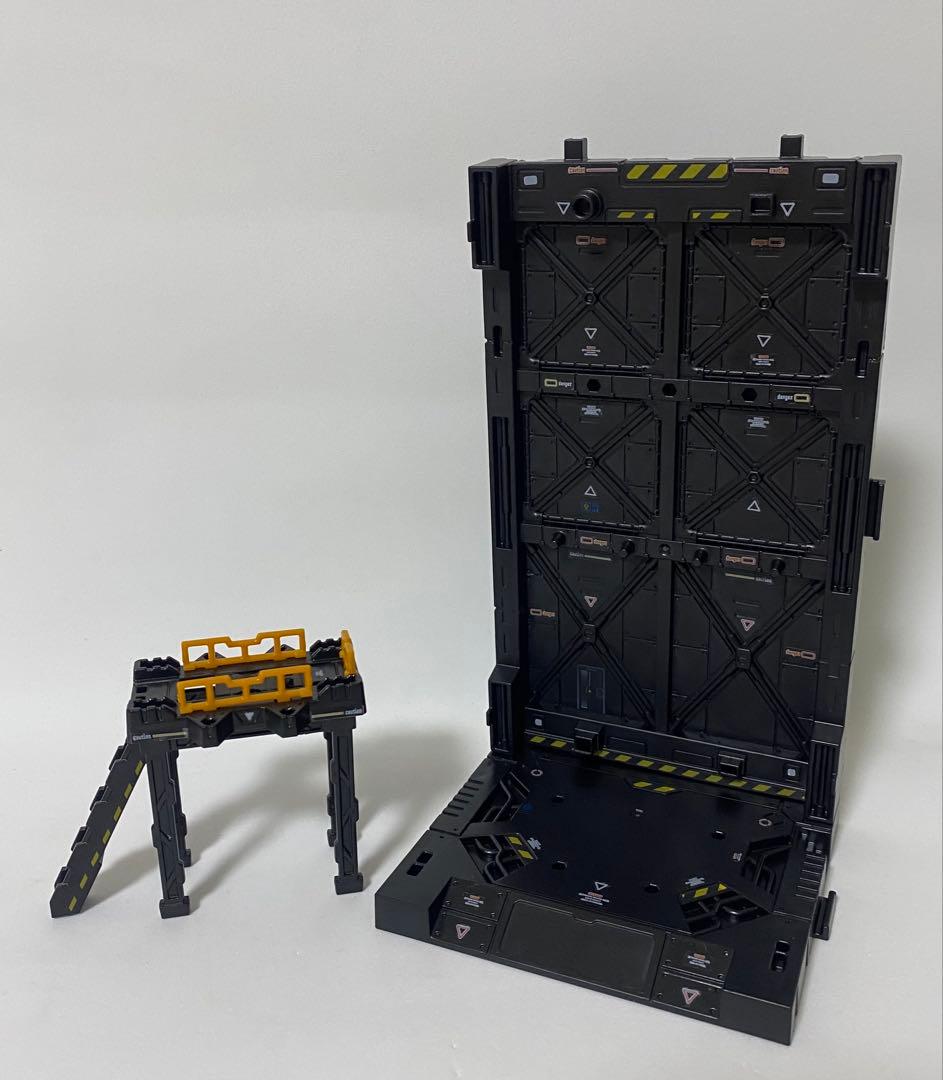 白いガンダム【組立済】ガンプラ！HG！ジオラマベース！階段ベース！セット！