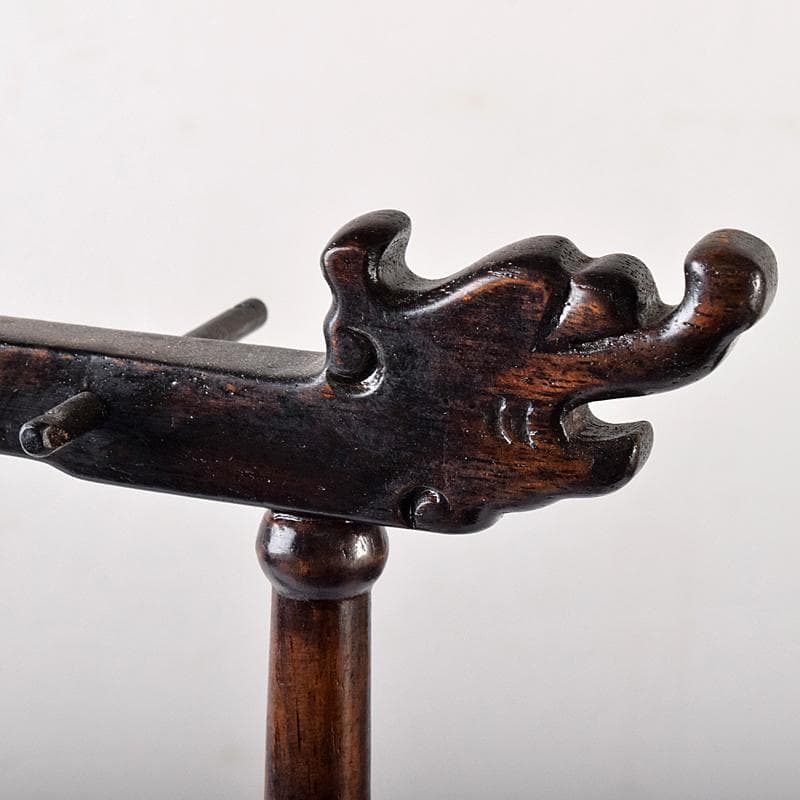 書道具　野崎松寿造　唐木紫檀製　 龍雕　筆掛　筆吊　V　R7943B