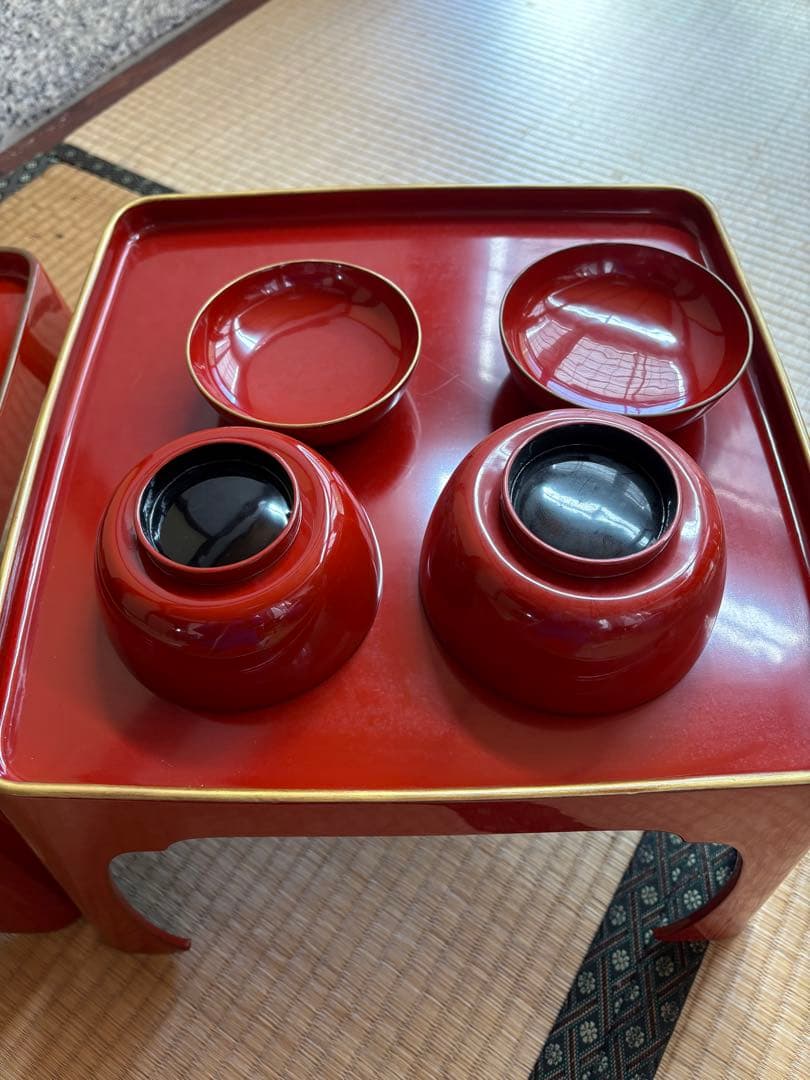 赤漆器セット 金縁付き 皿・椀・蓋付き、御膳大、中、付き