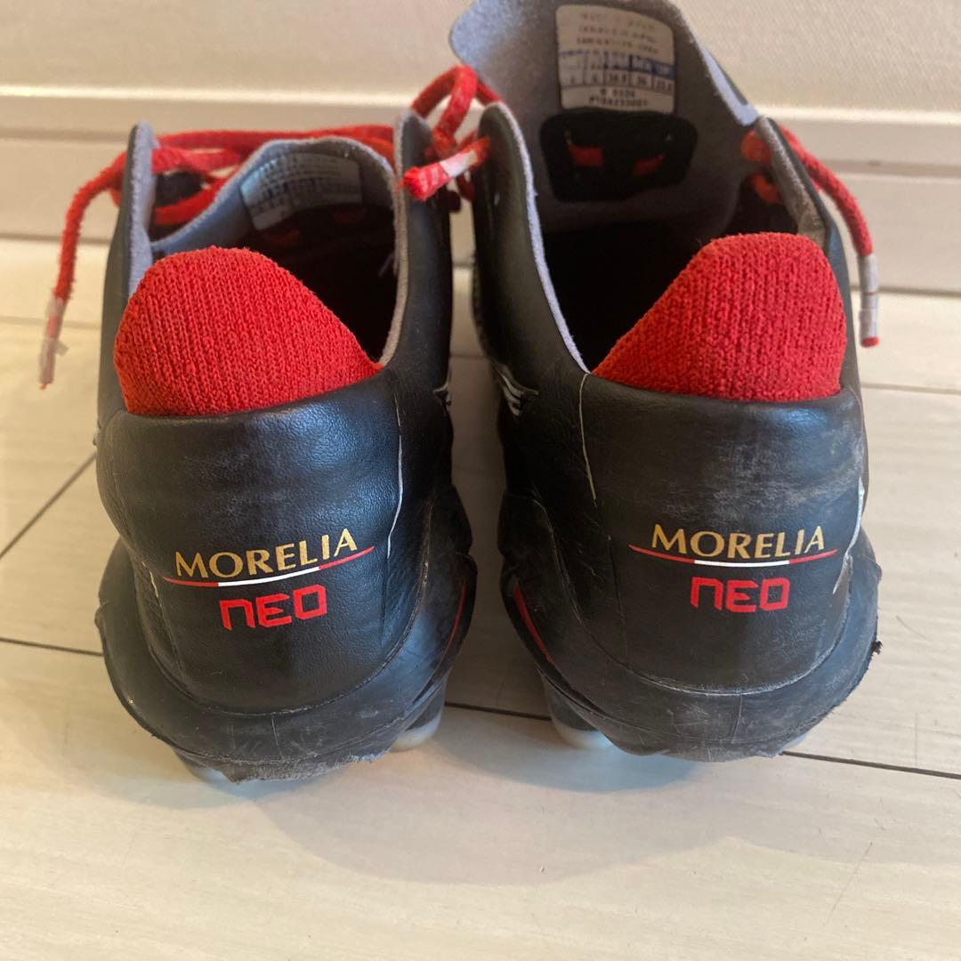 中古品　Mizuno Morelia NEO4サッカーシューズ 黒赤23cm