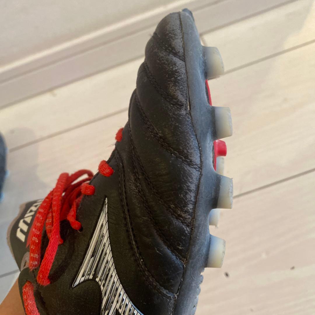 中古品　Mizuno Morelia NEO4サッカーシューズ 黒赤23cm
