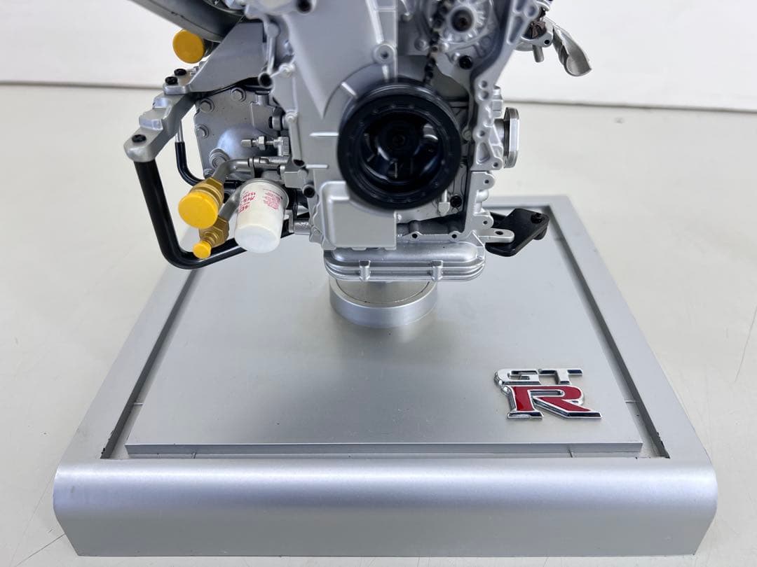 週刊日産GT-R エンジン模型完成品 1/5 R35 VR38DETT ジャンク