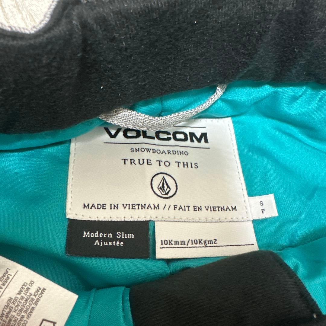 ⭐︎売り切り！早い者勝ち⭐︎VOLCOM⭐︎スノーウェア　レディース