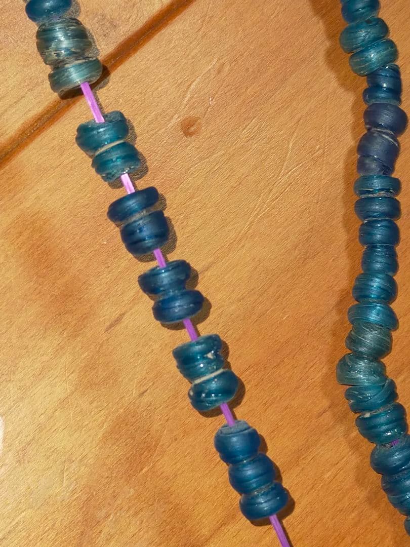 ♥値下げ！とても古い　ガラス玉　ネックレス　トンボ玉　７４ｃｍ　骨董　古玩