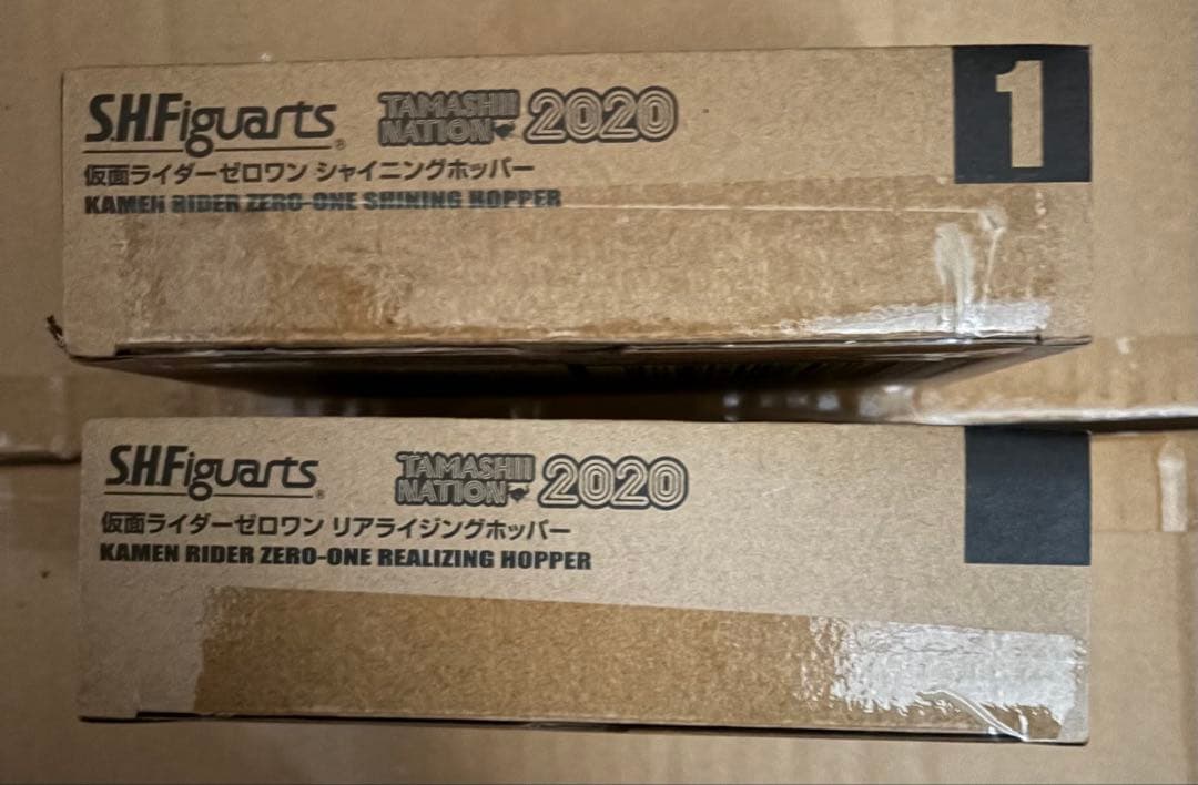 S.H.F. 仮面ライダーゼロワン シャイニングホッパー／リアライジングホッパー