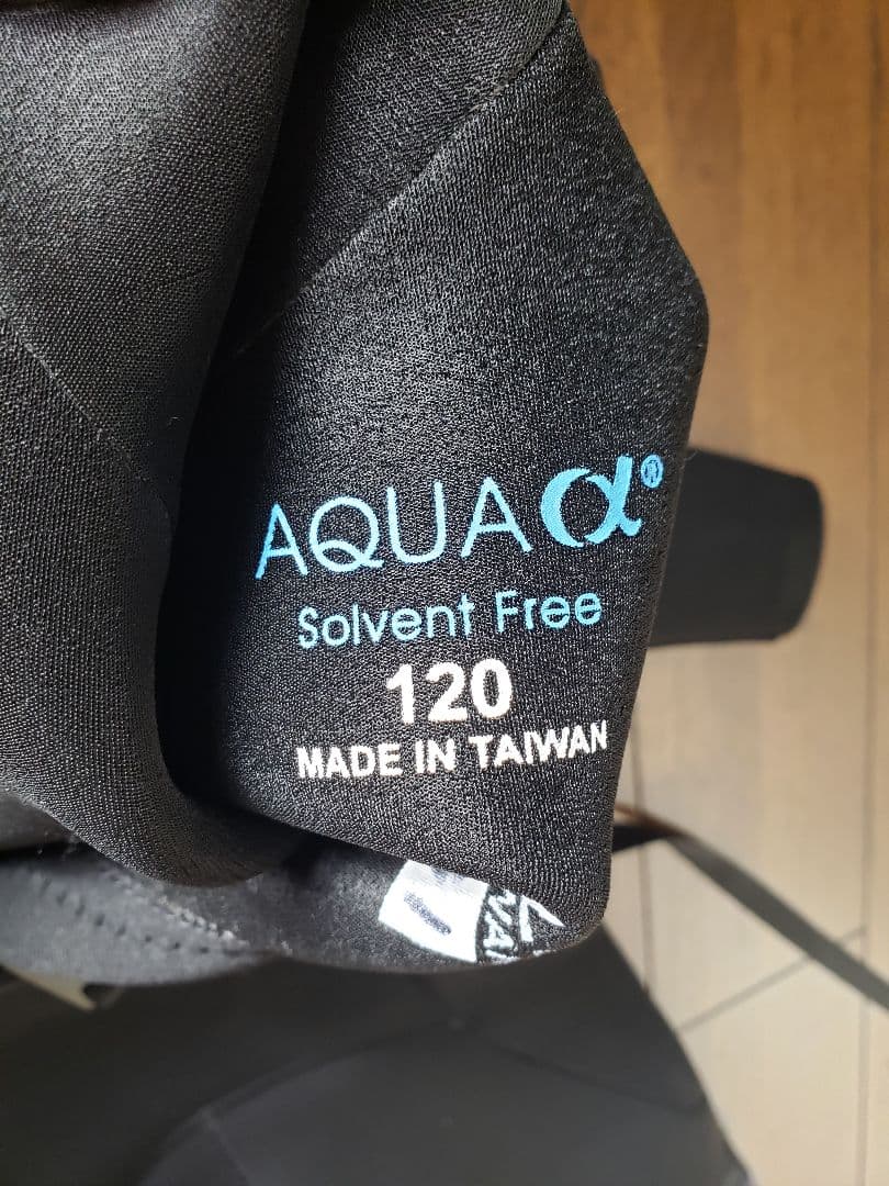 美品！FELLOW３㎜フルウェットスーツ　120　サーフィンJPSA日本規格