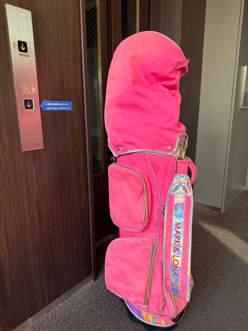 MARK & LONA ピンク ゴルフバッグ