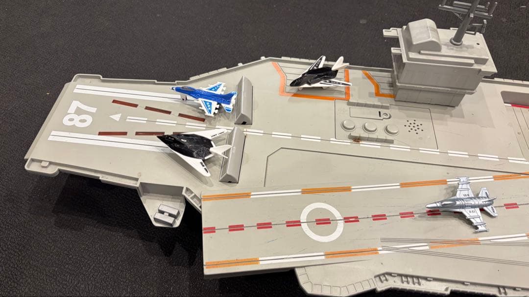 アメリカ　空母母艦モデル 30インチ 音声効果付き