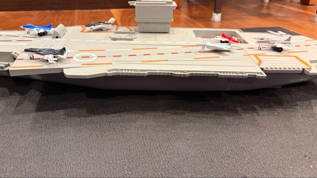 アメリカ　空母母艦モデル 30インチ 音声効果付き