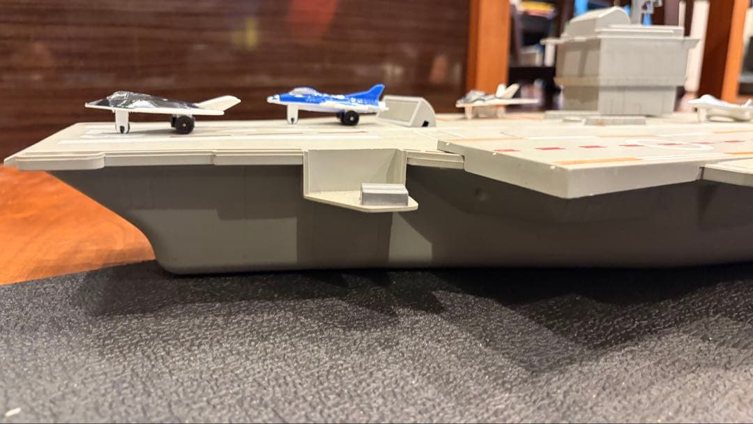 アメリカ　空母母艦モデル 30インチ 音声効果付き