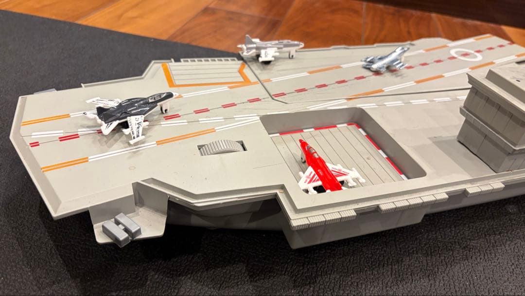 アメリカ　空母母艦モデル 30インチ 音声効果付き