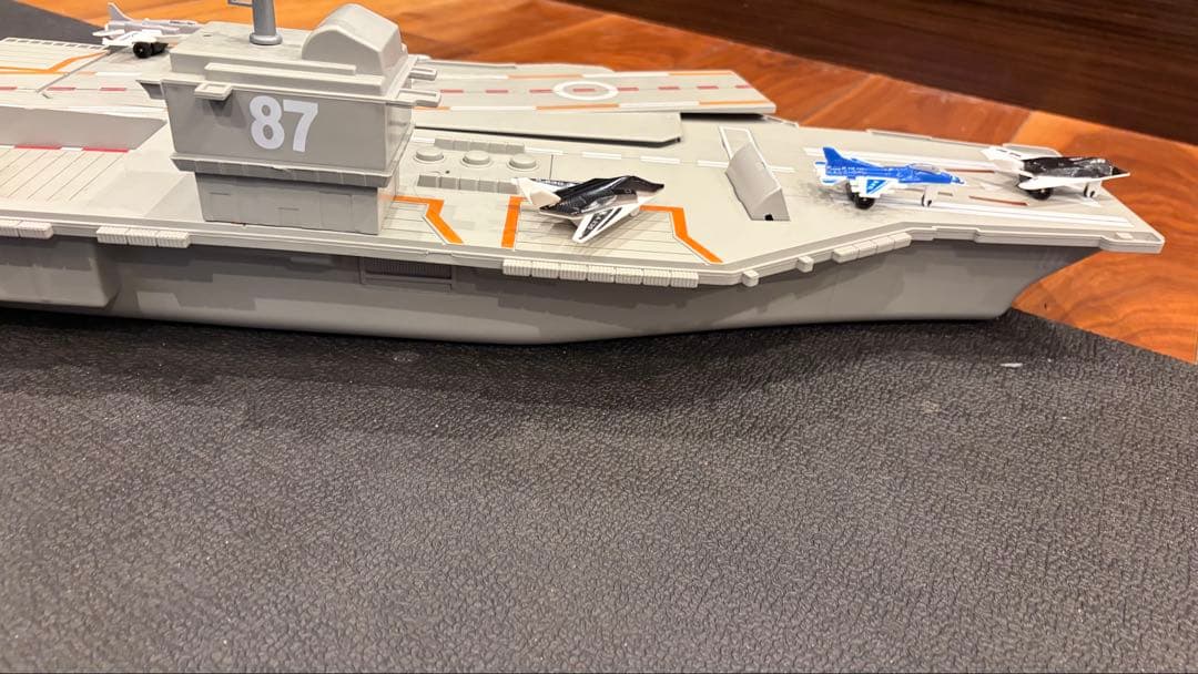 アメリカ　空母母艦モデル 30インチ 音声効果付き