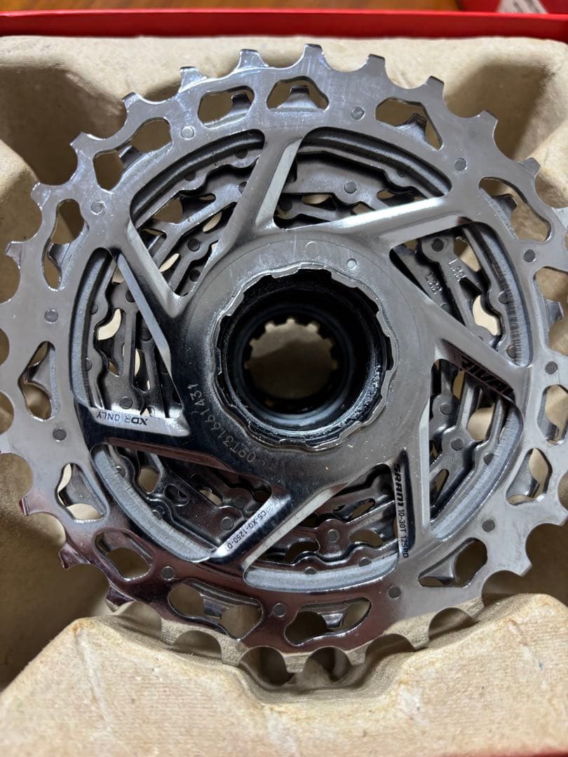 SRAM Rival 12Sカセットスプロケット 10-30T 500km未満