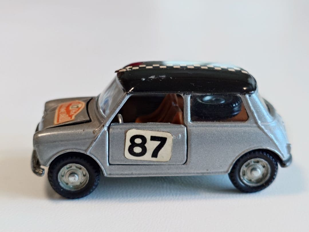 ミニカー MEBETOYS A-61 MINI MINOR INNOCENTI MONTE