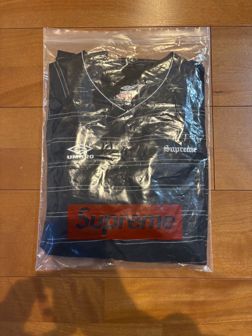 supremeアンブロT