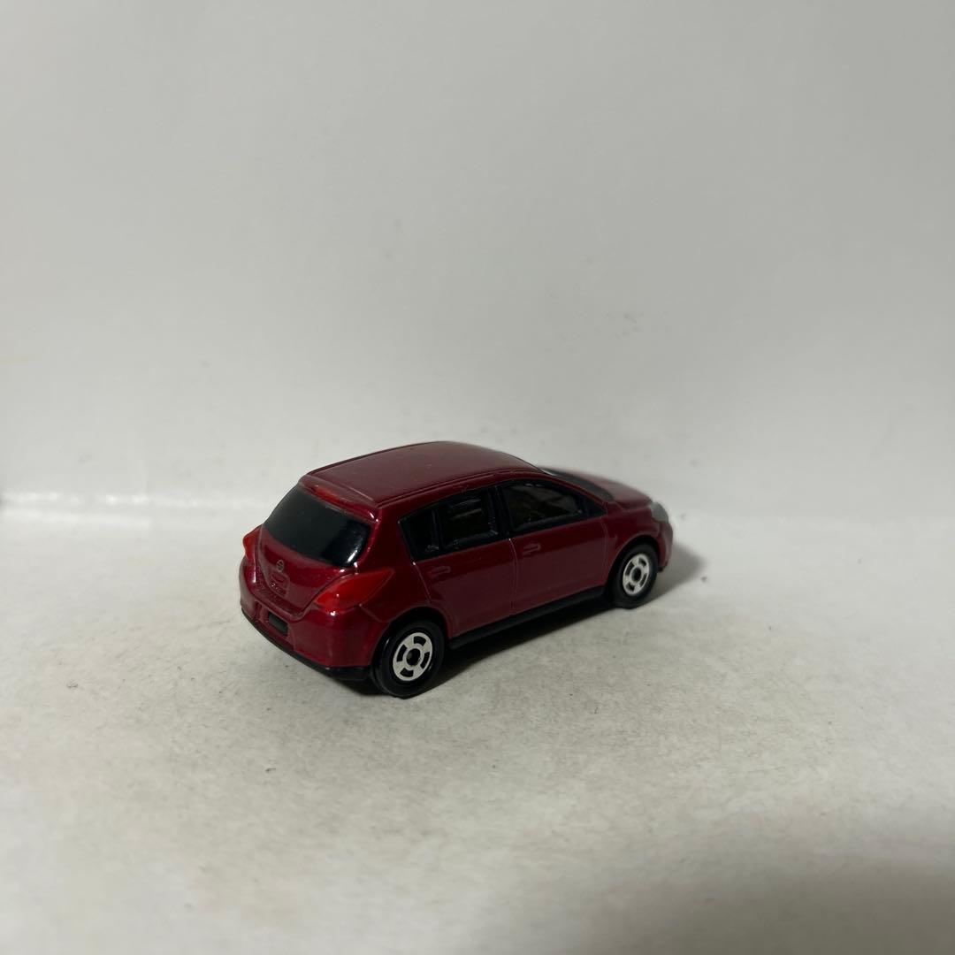 トミカ 日産　ティーダ　ルミナスレッド