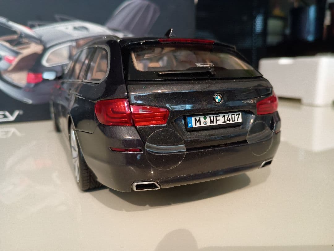 ノレブ NOREV  550i ツーリング 5シリーズ 2010 1/18