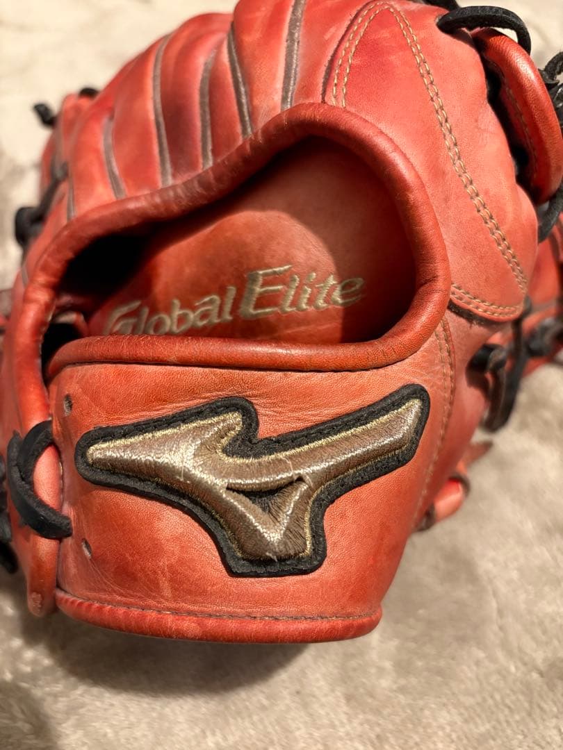 ミズノ　グローバルエリート　硬式用 外野手用グラブ レッドブラック