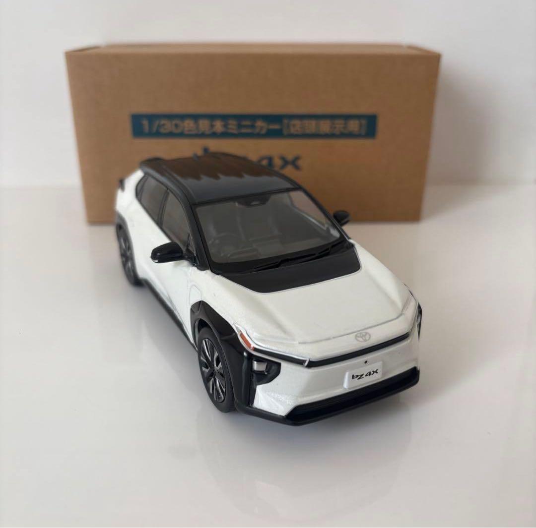 トヨタ 新型bZ4X ミニカーカラーサンプル プラチナホワイトパール【非売品】