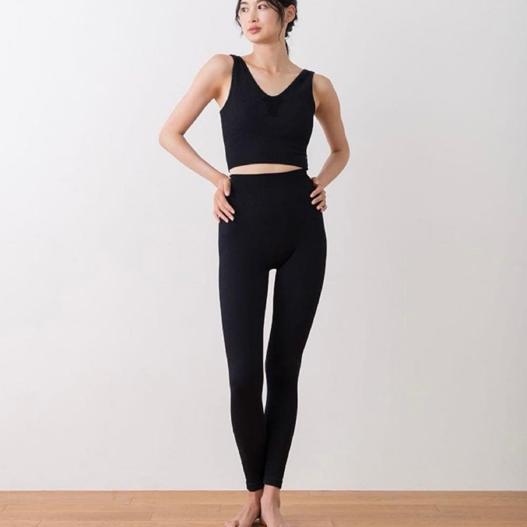 新品　S サイズ　アクティブデイジーレギンス ブラック