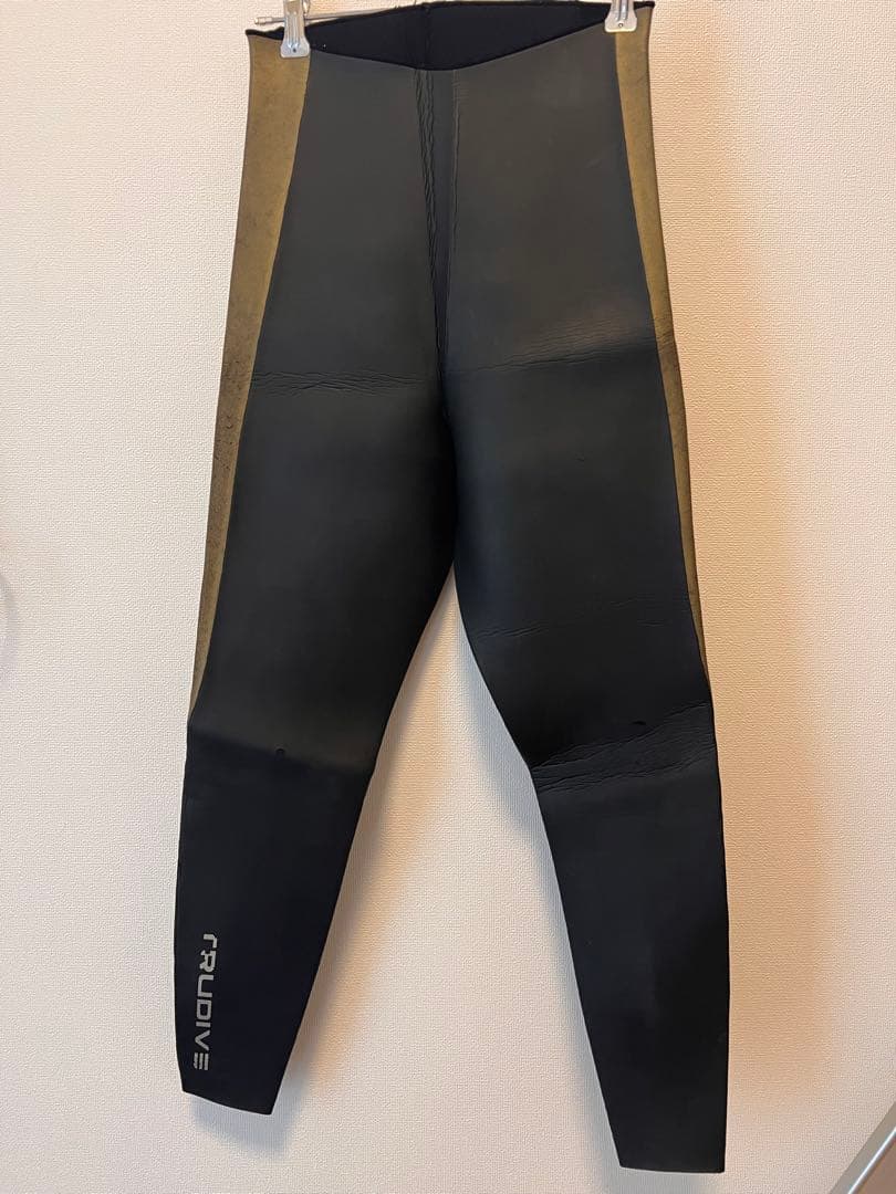 TRUDIVE フルスーツ ブラック/ゴールド