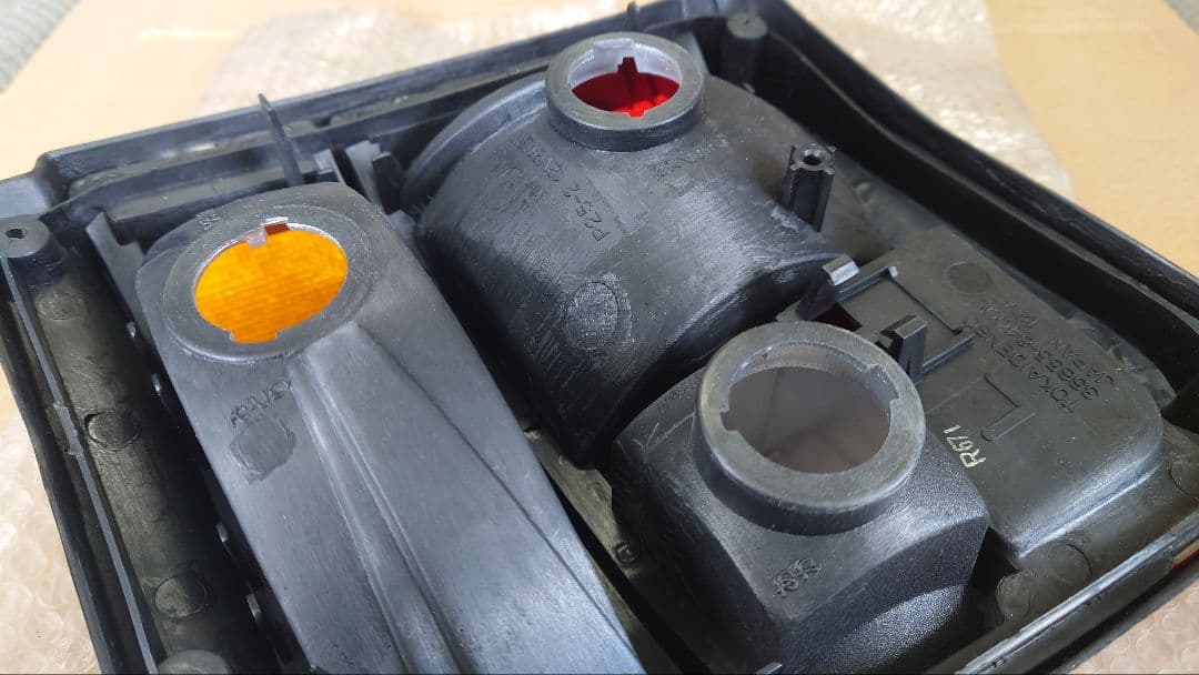 アルトワークス　スズキ　純正　テールランプ　35670-84010　左　未使用