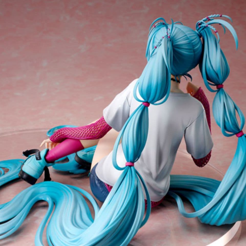 初音ミク×米山舞 The Latest Street Style ’Cute’