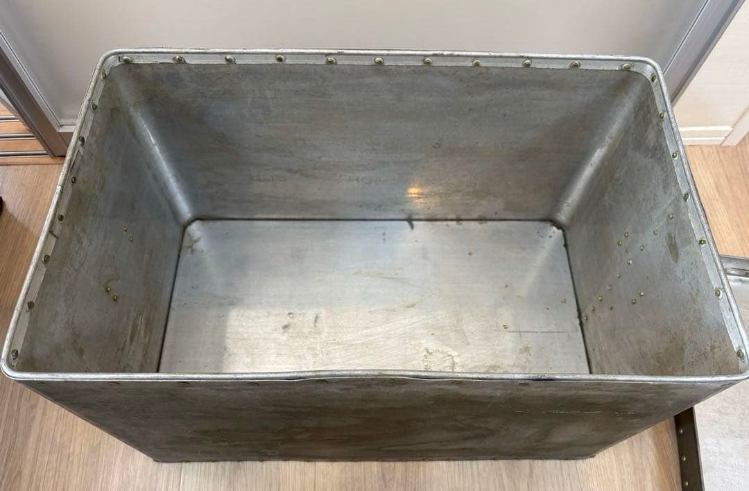 アンティーク　アルミ製収納ボックス　アルミリベット　ストック缶　レトロ