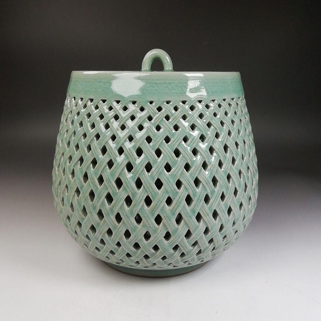 Ｗ７３　水指　『青磁透刻』『芋頭水指』『金世龍 作』　共箱　茶道具