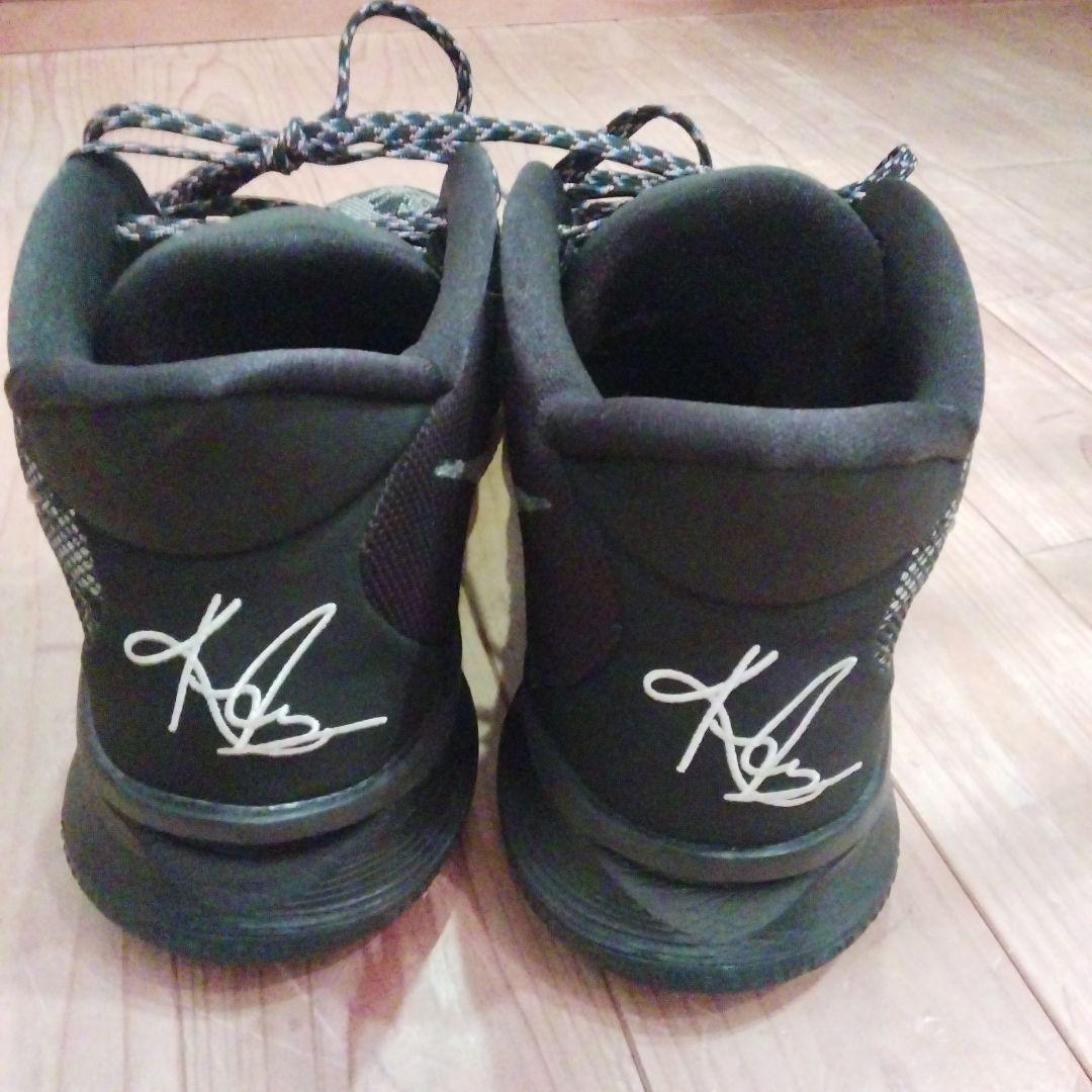 ナイキ カイリー 7 カイリー・アービング シグネチャーモデル バッシュ