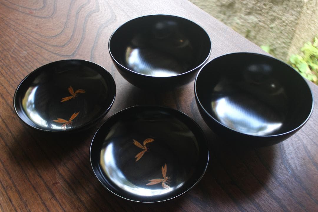 時代逸品！上質黒漆に優美な牡丹見返し蜂蒔絵の映えるお椀2点（検輪島塗蒔絵椀雑煮椀