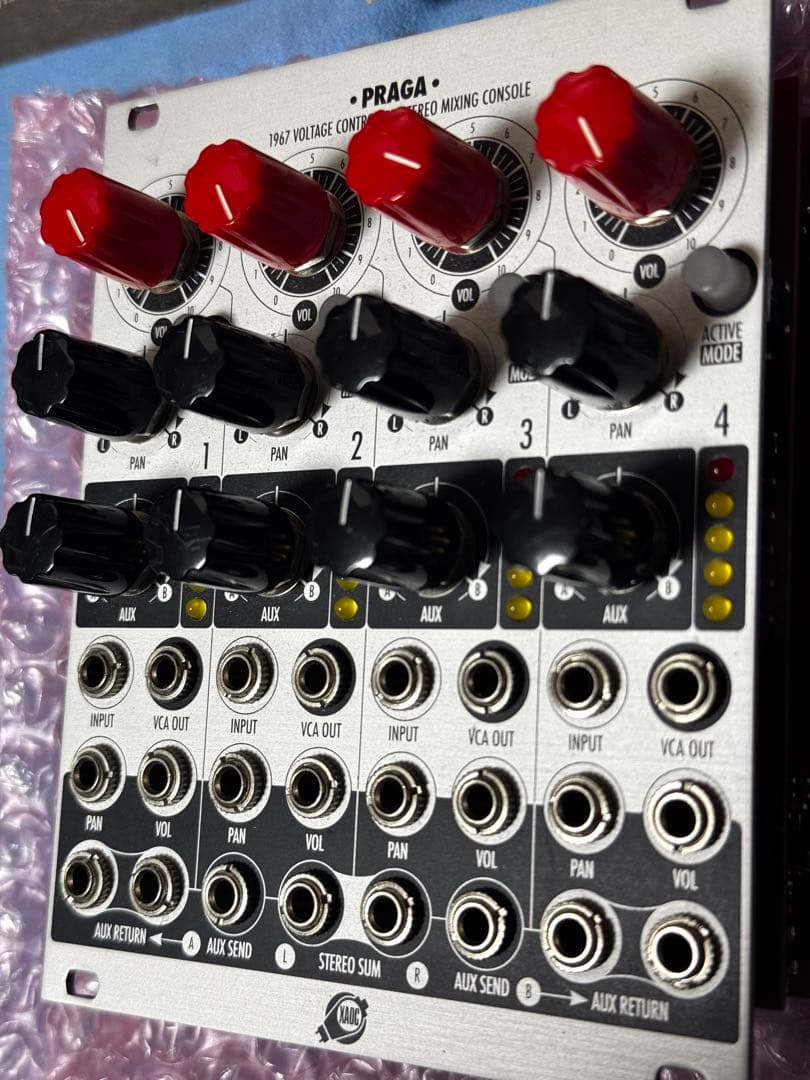 XAOC DEVICES PRAGA モジュラーシンセ