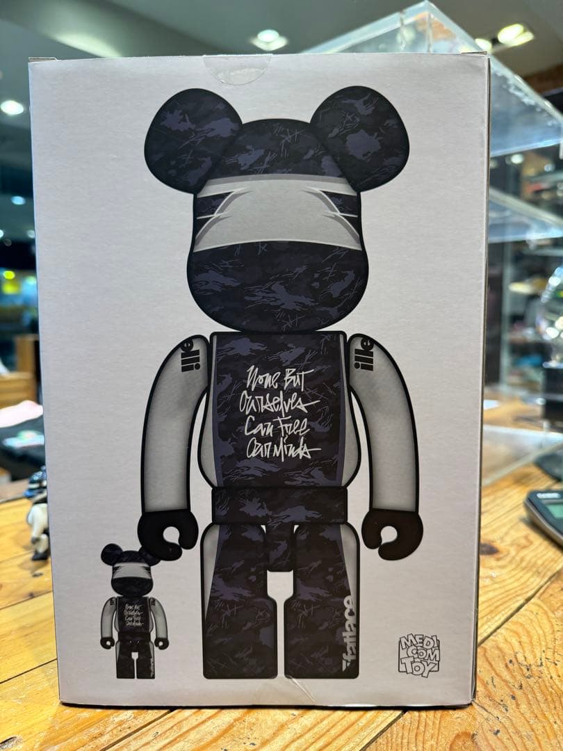 海外限定 ベアブリック illest Bearbrick Motorhead