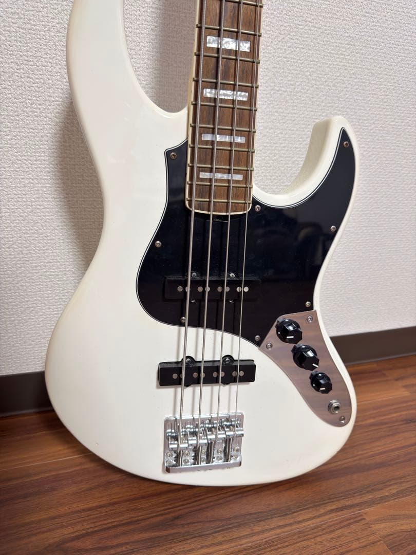 Grass Roots エレキベース ホワイト